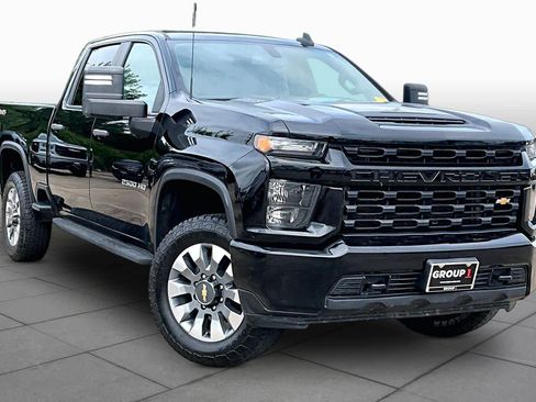 Used 2022 Chevrolet Silverado 2500 Custom w/ Custom Value Package AWD/4WD image 3