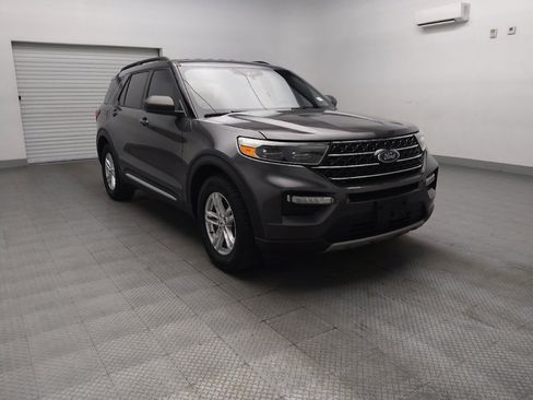 Used 2020 Ford Explorer XLT w/ Equipment Group 202A RWD image 13