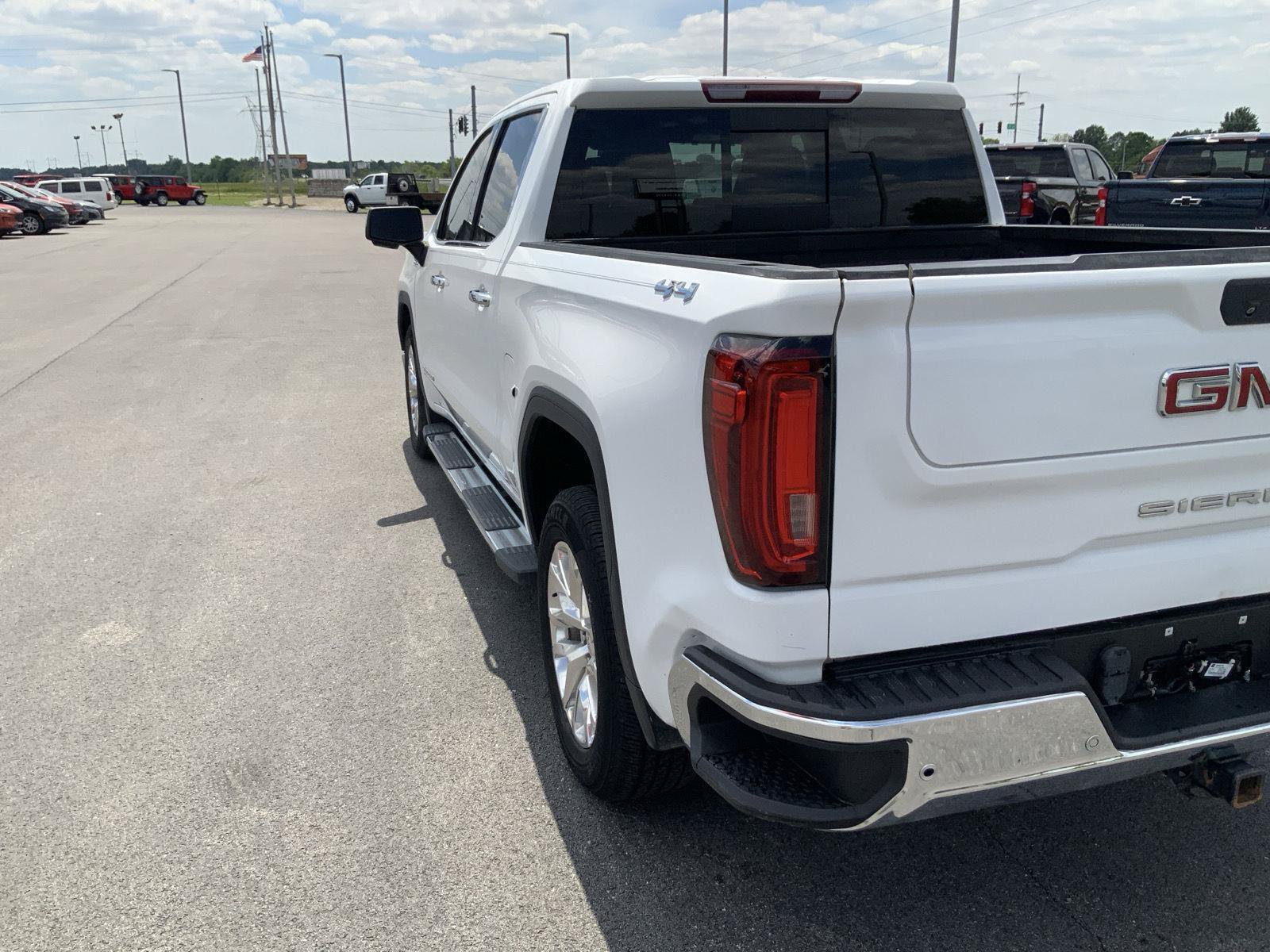 Used 2019 GMC Sierra 1500 SLT w/ SLT Premium Plus Package AWD/4WD image 17