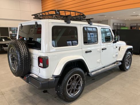 Used 2018 Jeep Wrangler Unlimited Sahara w/ Uconnect 4C Nav & Sound Group image 5