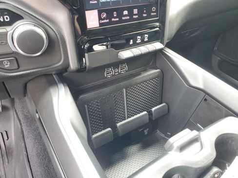 Certified 2025 RAM 1500 Big Horn RWD image 18
