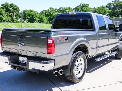 Used 2013 Ford F250 Lariat w/ Lariat Interior Pkg AWD/4WD image 16