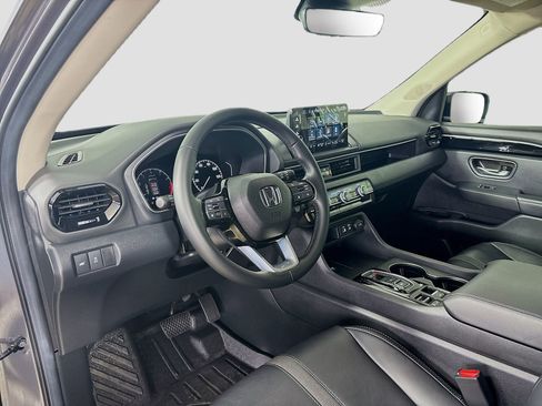 Used 2025 Honda Pilot EX-L image 9