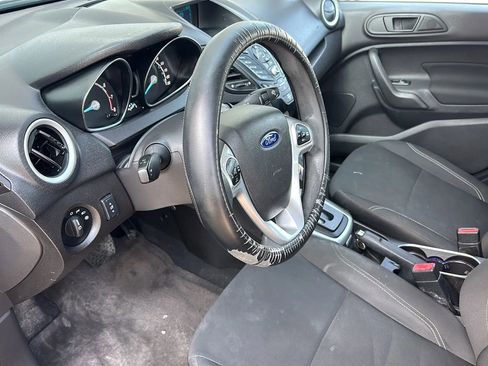 Used 2017 Ford Fiesta SE image 6