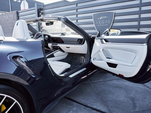 Used 2022 Porsche 911 Turbo S image 21