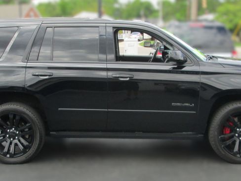Used 2018 GMC Yukon Denali w/ Denali Ultimate Package AWD/4WD image 3