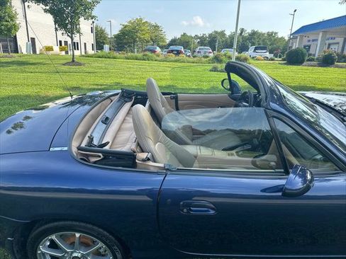 Used 2002 MAZDA MX-5 Miata RWD image 20