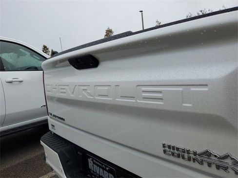 Used 2020 Chevrolet Silverado 1500 High Country w/ Technology Package image 40