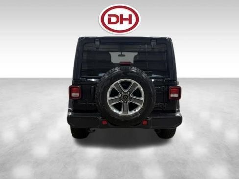 Used 2019 Jeep Wrangler Unlimited Sahara AWD/4WD image 12