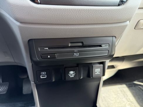 Used 2024 Honda Odyssey Elite image 26