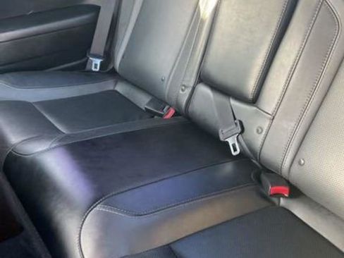 Used 2017 Dodge Challenger SXT Plus image 15