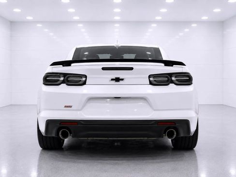 Used 2019 Chevrolet Camaro SS RWD image 4