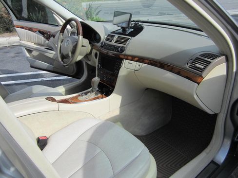 Used 2004 Mercedes-Benz E 320 4MATIC Wagon image 26