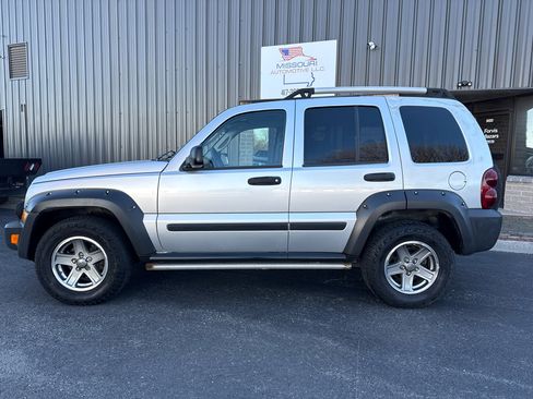 Used 2006 Jeep Liberty Renegade image 2