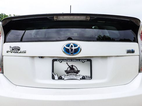 Used 2013 Toyota Prius Five w/ Advanced Technology Pkg FWD image 38