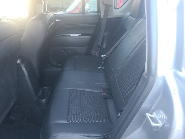 Used 2017 Jeep Compass Latitude AWD/4WD image 6