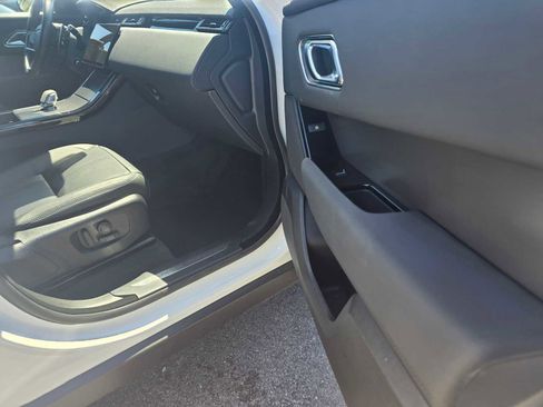 Certified 2025 Land Rover Range Rover Velar Dynamic SE image 10