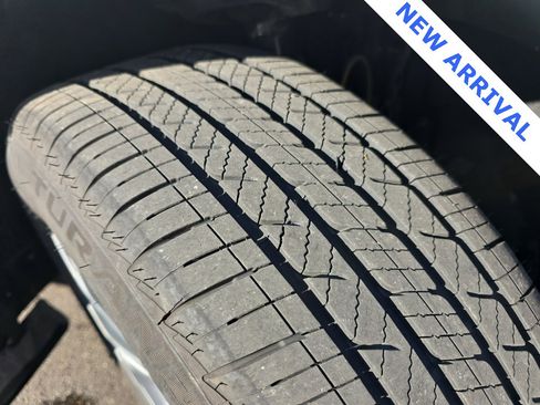 Used 2025 Toyota Sienna Platinum image 56