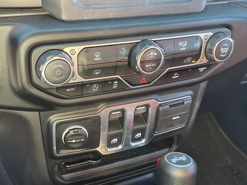 Used 2023 Jeep Wrangler Sport S image 6