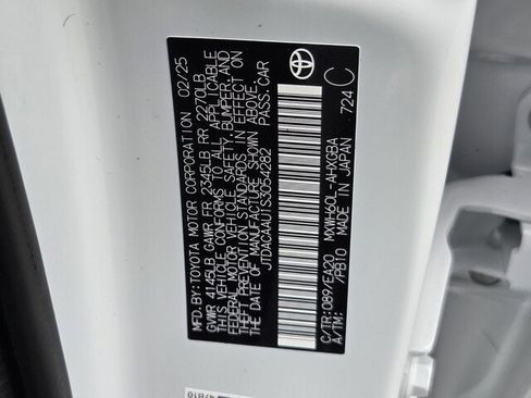 Used 2025 Toyota Prius XLE image 33