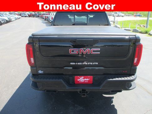 Used 2022 GMC Sierra 1500 AT4 w/ AT4 Premium Package image 8