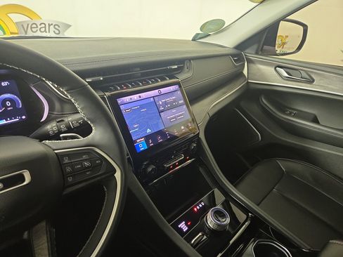 Used 2023 Jeep Grand Cherokee L Limited image 26