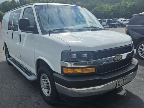Used 2025 Chevrolet Express 2500 w/ Driver Convenience Package RWD image 2