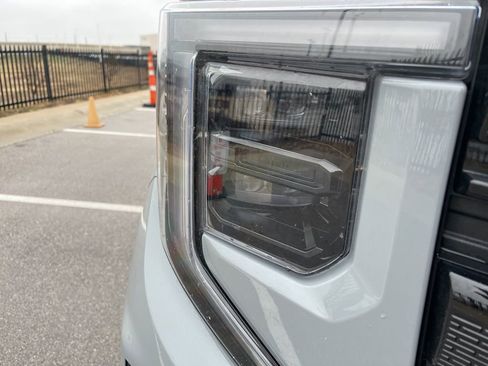 Used 2024 GMC Sierra 1500 Elevation image 13