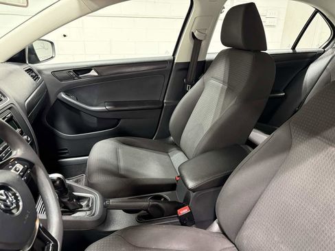 Used 2015 Volkswagen Jetta S image 14