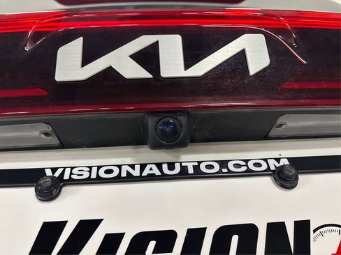 Certified 2024 Kia Carnival SX Prestige image 16