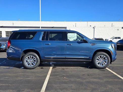 New 2026 GMC Yukon XL Denali w/ Sun & Power Step Package image 11