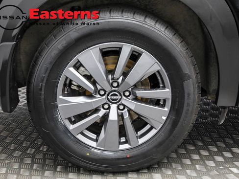 Used 2024 Nissan Pathfinder S image 38