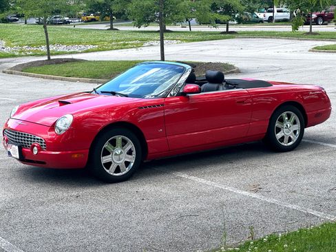 Used 2004 Ford Thunderbird image 16