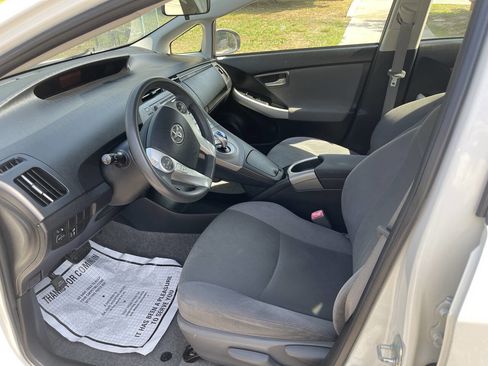 Used 2013 Toyota Prius One image 11