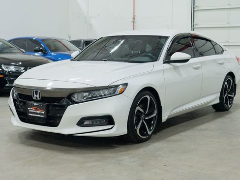 Used 2018 Honda Accord Sport image 3