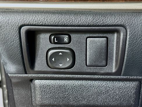 Used 2013 Lexus ES 350 w/ Premium Pkg image 17