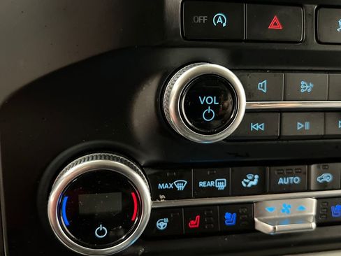 Used 2024 Ford Expedition Max XLT image 59