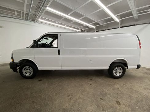 Used 2025 Chevrolet Express 2500 Extended w/ Driver Convenience Package RWD image 3