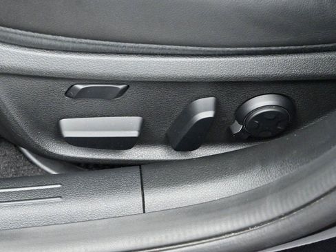 Used 2025 Genesis G70 3.3T Advanced AWD/4WD image 14