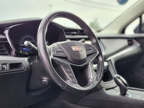 Used 2019 Cadillac XT5 Luxury image 17