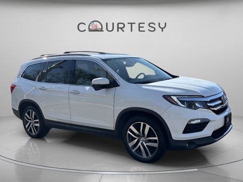 Used 2017 Honda Pilot Touring image 10