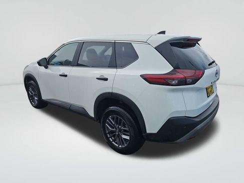 Used 2023 Nissan Rogue S image 5