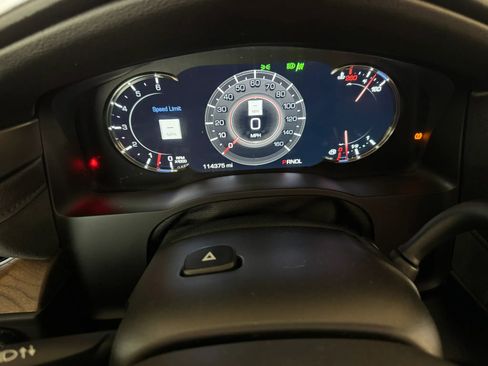 Used 2017 Cadillac Escalade ESV Luxury image 12