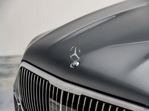 Used 2024 Mercedes-Benz Maybach GLS 600 4MATIC image 39