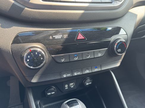 Used 2017 Hyundai Tucson SE w/ SE Popular Package 02 AWD/4WD image 24