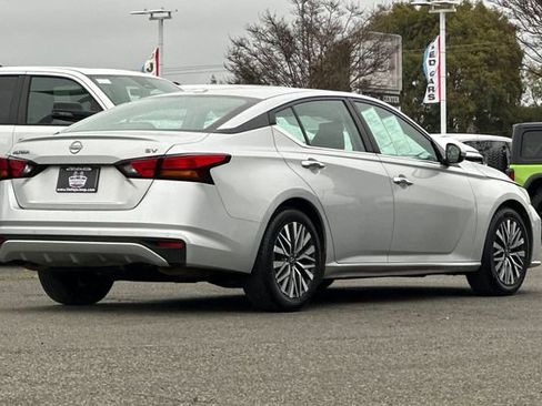 Used 2023 Nissan Altima 2.5 SV image 4