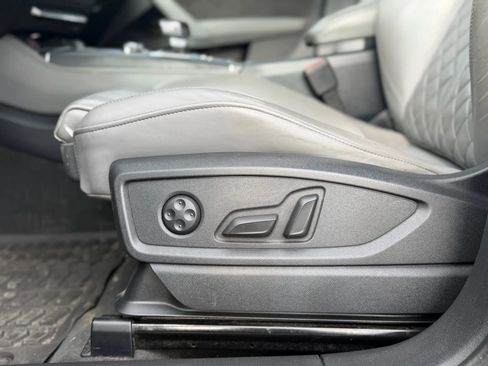 Used 2019 Audi SQ5 Prestige w/ Prestige Package image 30