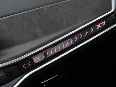 Used 2024 BMW X7 xDrive40i image 25