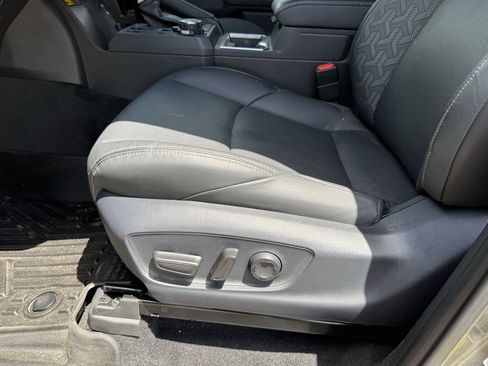Used 2025 Toyota Tacoma Limited AWD/4WD image 13