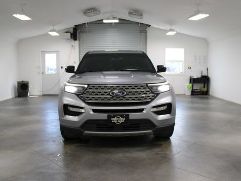 Used 2020 Ford Explorer Limited RWD image 3